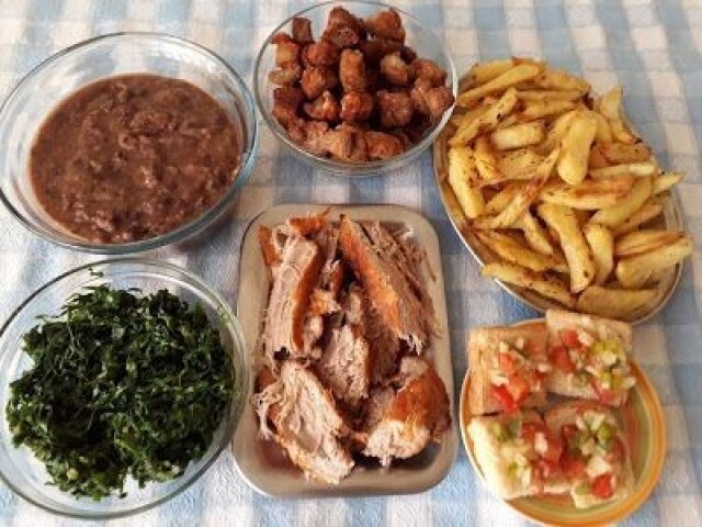 Batata frita, feijão e Etc.