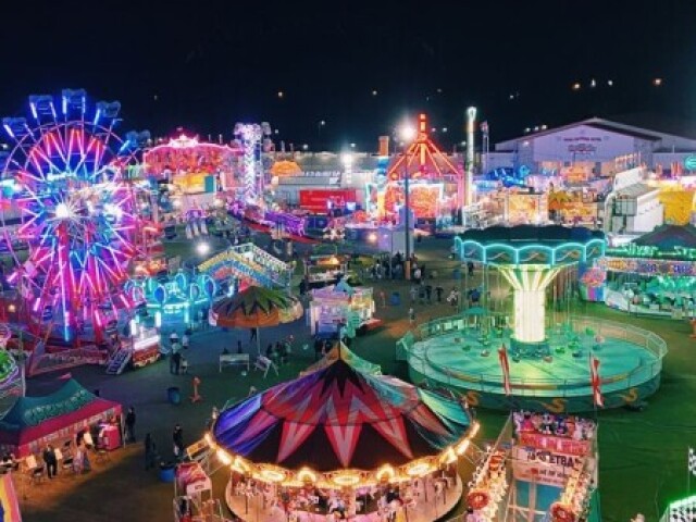 Um parque de diversões, principalmente para quem ama adrenalina.