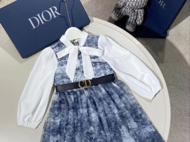 Essa roupa da Dior que a vó deu a ela de presente👑🌻