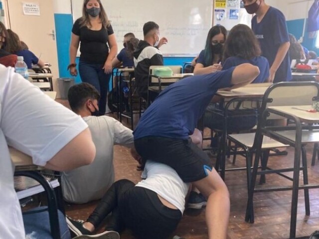 Nossa escola não irá dar material escolar.