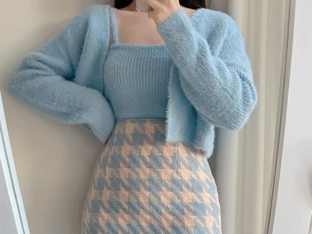 Essa roupa em tons de azul