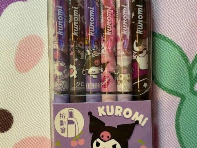 Fingi que é lápis não achei lápis Sorry 🥺 (cortou....)