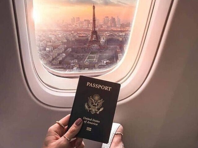 Foto do passaporte e da janelinha do avião ✈️🎫