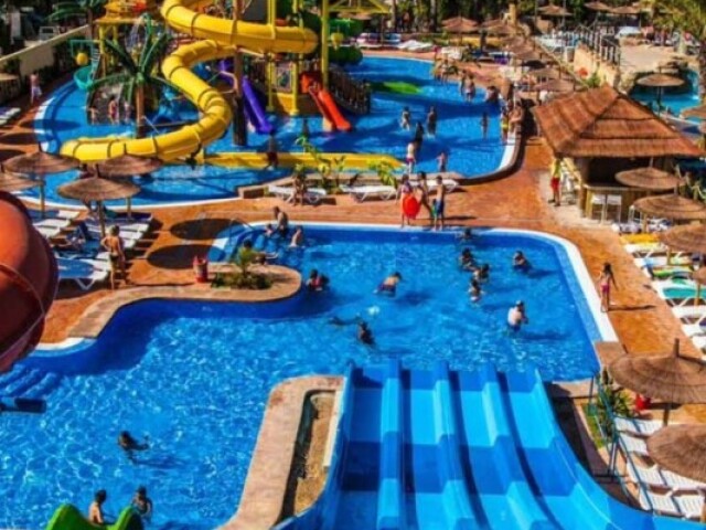 Parque aquático🏊‍♀️