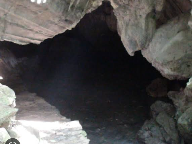 Em uma caverna