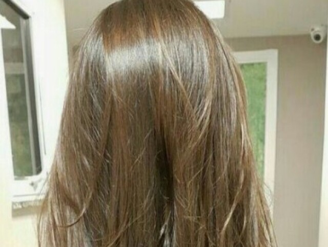 Desculpa a imagem cortada é um cabelo longo, esse