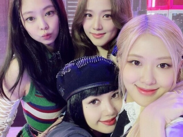 Blackpink ( 4 membros, com você 5 )