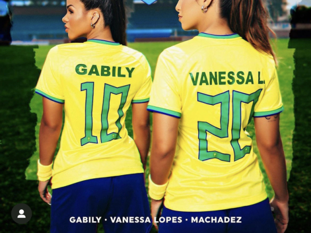 CHAPADINHA NA GAVETA - GABILY E VANESSA LOPES