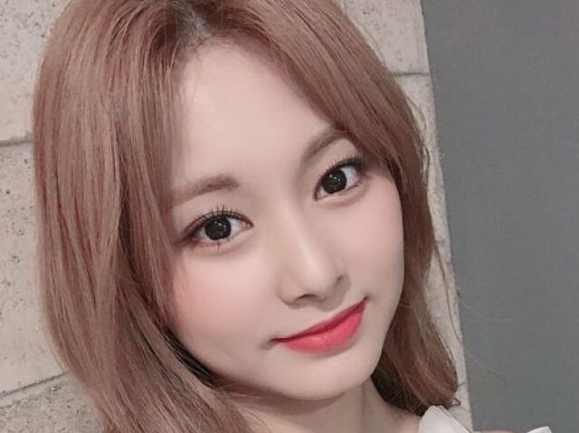 TZUYU (TWICE)