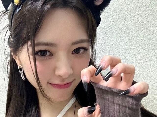 YUNA (ITZY)