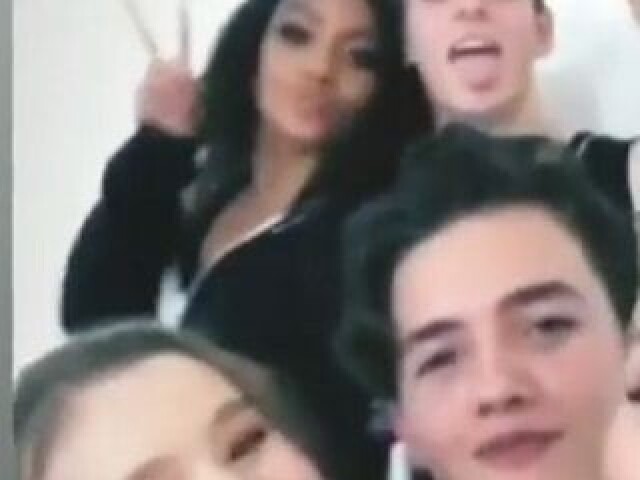 Any,josh,sofya e noah.