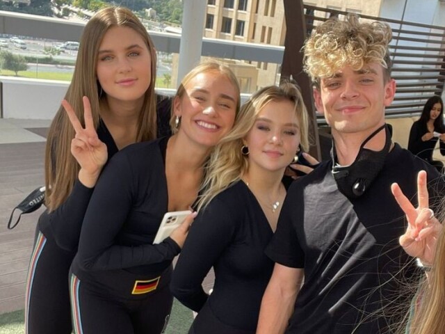 Josh,Savanah, sina e sofya.