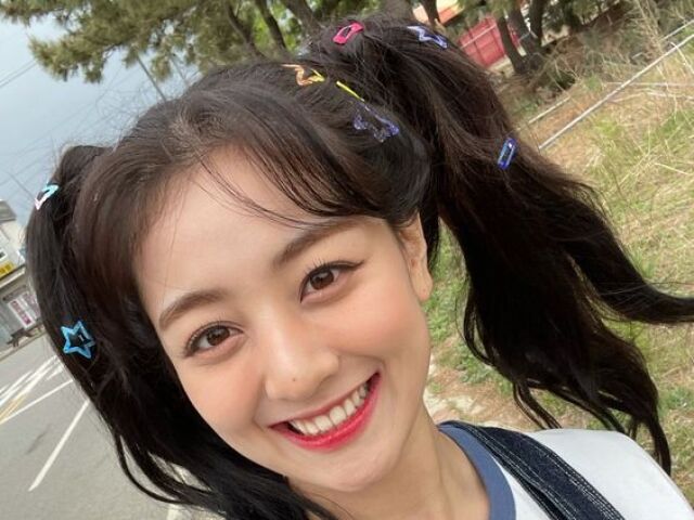 JIHYO
TWICE