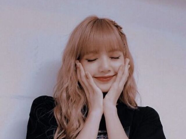 LISA
BLACKPINK