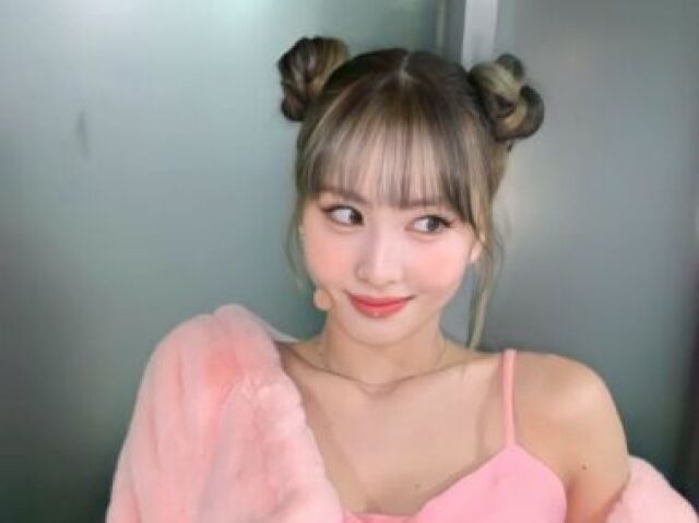 MOMO
TWICE