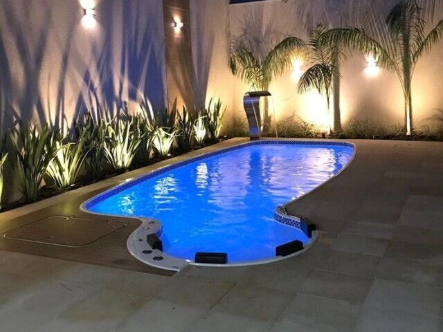 Curti uma piscina