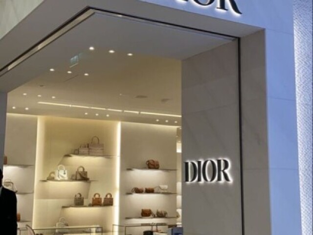 DIOR