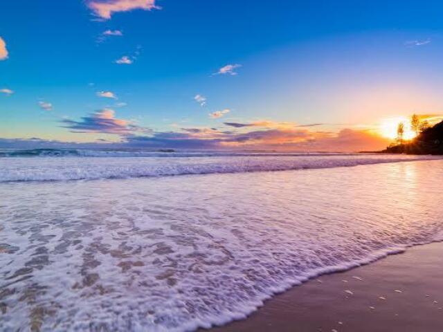 Água que vem dos mares e oceanos.