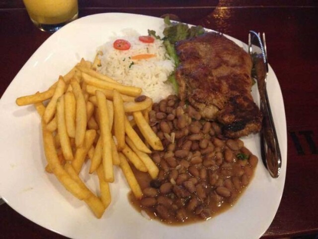 batata frita é carne é arroz é feijão