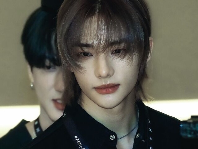 HYUNJIN-STRAYKIDS