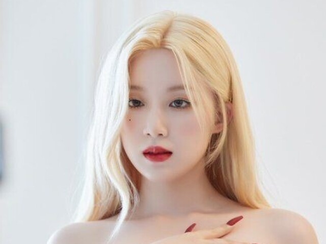 SHUHUA (G)I-DLE