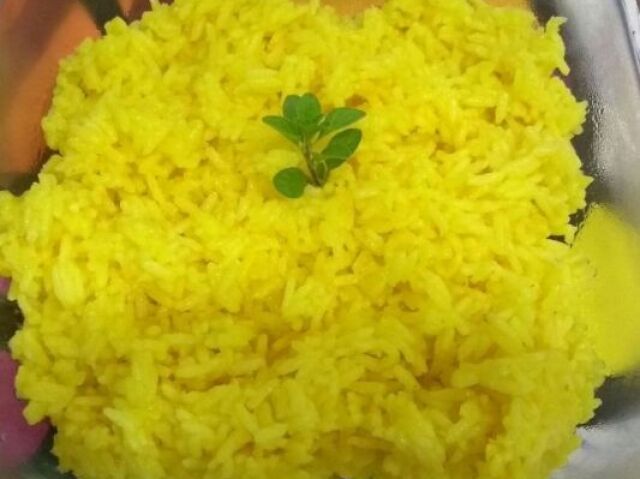 Esse arroz amarelo