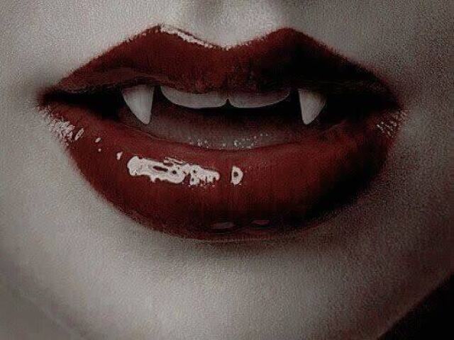 Vampira🧛🏻♀️