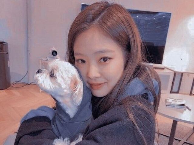 JENNIE