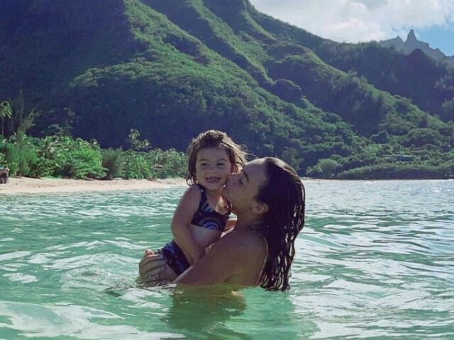 👩👧