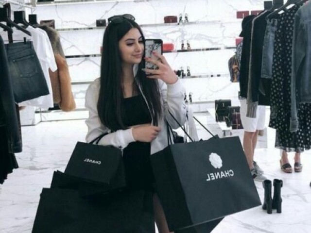 Fazer compras no shopping 🛍️🦋