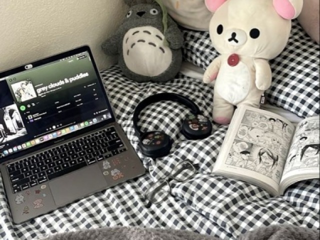 ┊ ˚➶ 。˚ ☁️