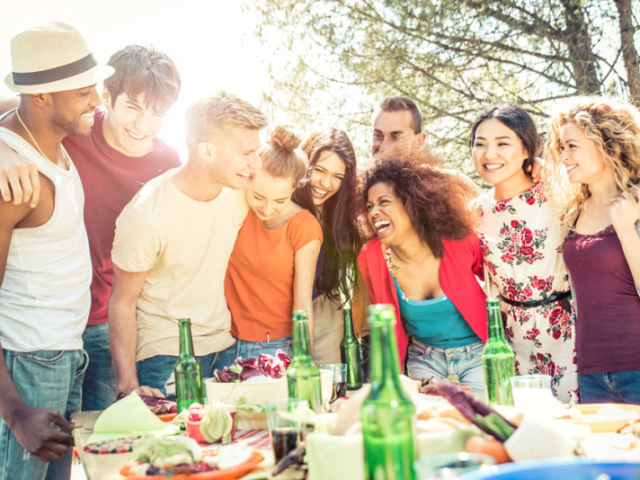 Faço uma festa em casa, apenas com meus familiares e amigos