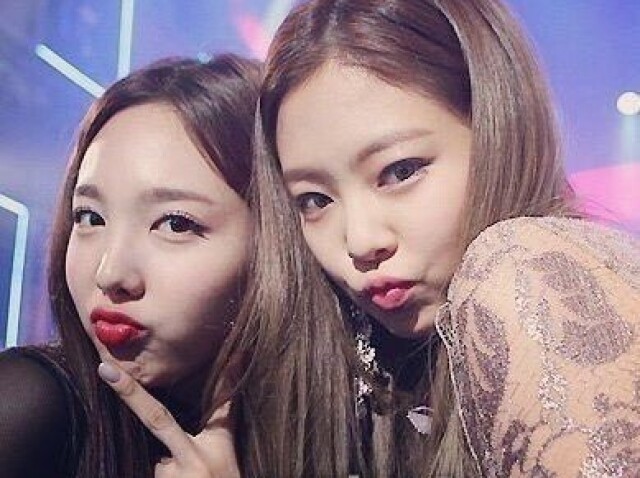 Nayeon e Jennie