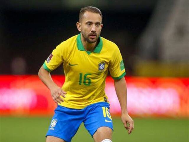 Everton Ribeiro