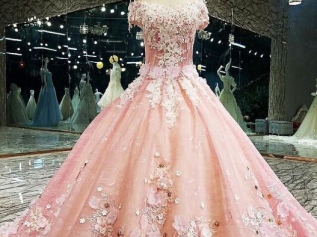 C) Como vc amava rosa vc tinha várias escolha mas optou por esse pois adorava as flores que ele tinha
Imagem cortada desculpa