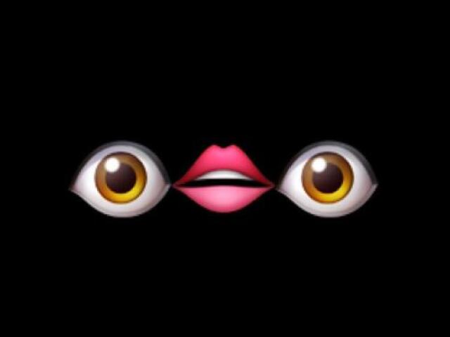 "👁️👄👁️"