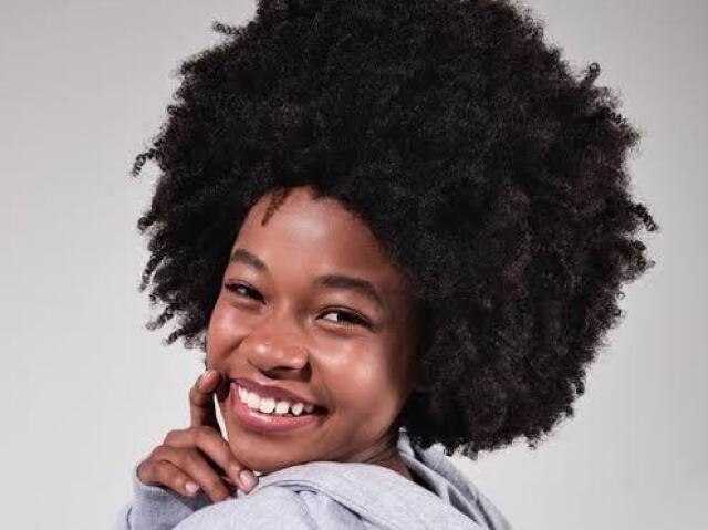 Negra com cabelo afro😍