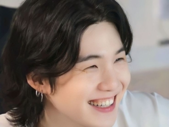 Yoongui - É a sério amor
Sn - Sim yoon eu estou grávida
Yoongui - eu não acredito, estou tão feliz, muito obrigado amor