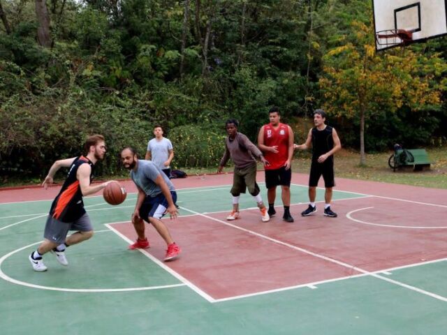 Treinar Basquete e outros Esportes