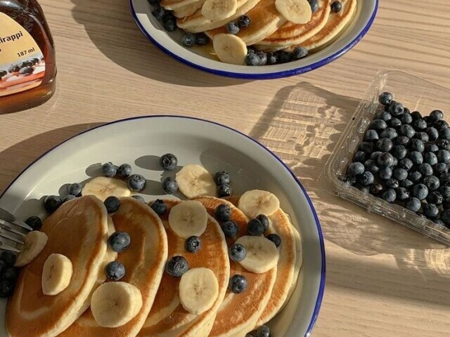 Panquecas com frutas (banana )