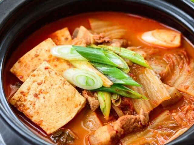 Kimchi jjigae