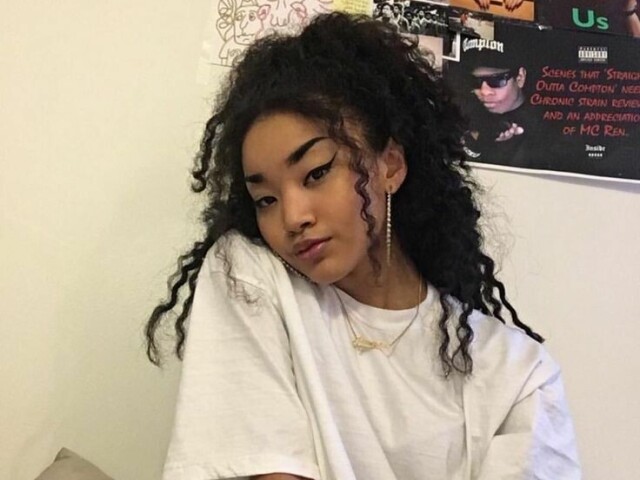 👩🦱🖤