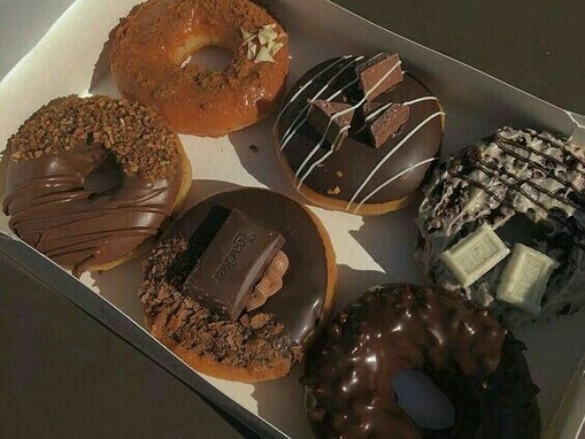 Donuts de chocolate.