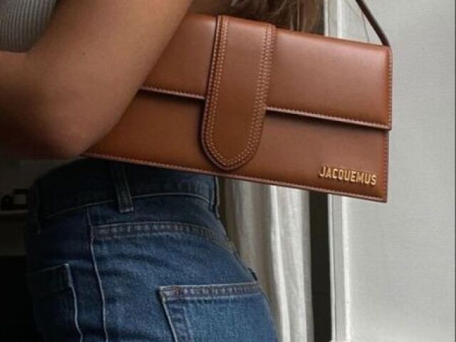 Bolsa da jacquemus que vc conversou com o pai de Liv para fazer um modelo unico,casual e arrumado