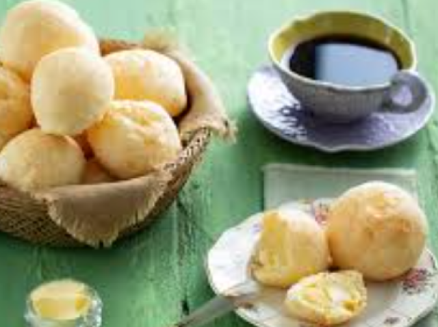 Café e pão de queijo !