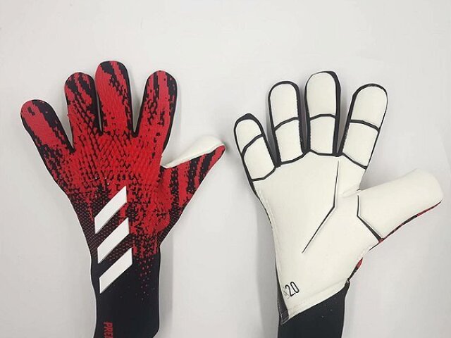 Luva de goleiro + chuteira