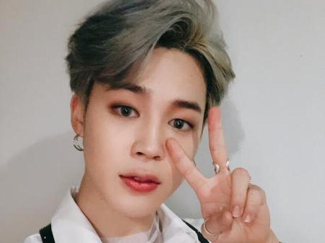 Jimin (ou aquela pessoa) (tá traindo ninguem ñ né mãe)