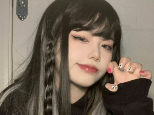 Real: Luara
Artístico;Lua