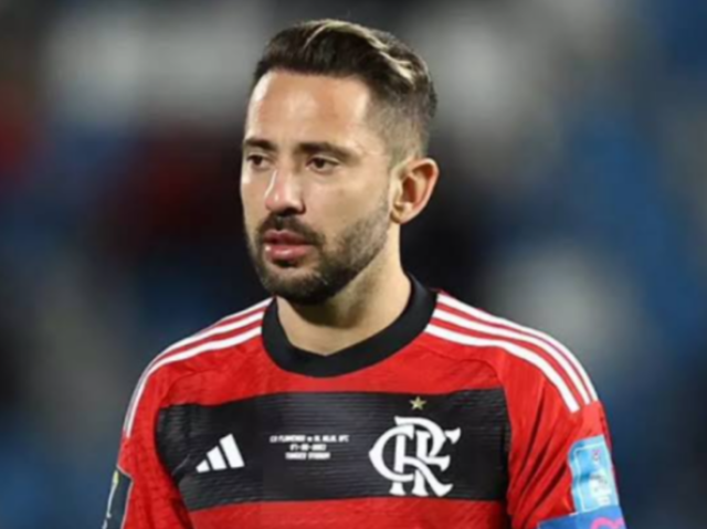 Everton Ribeiro