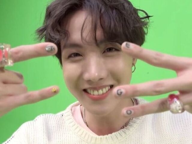 Prefiro as unhas do JHOPE